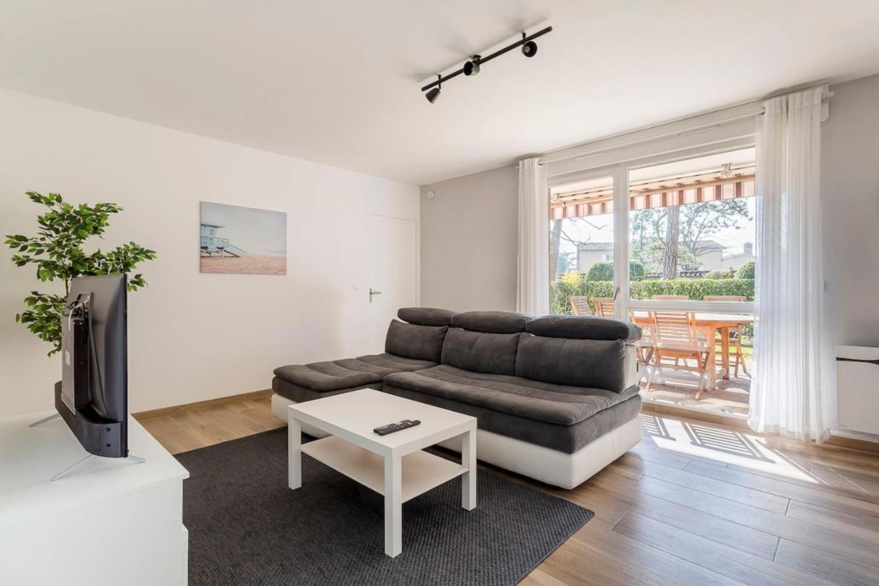 Suite Granges En Rez-De-Jardin Pour 4 Voyageurs Lyon Exteriör bild