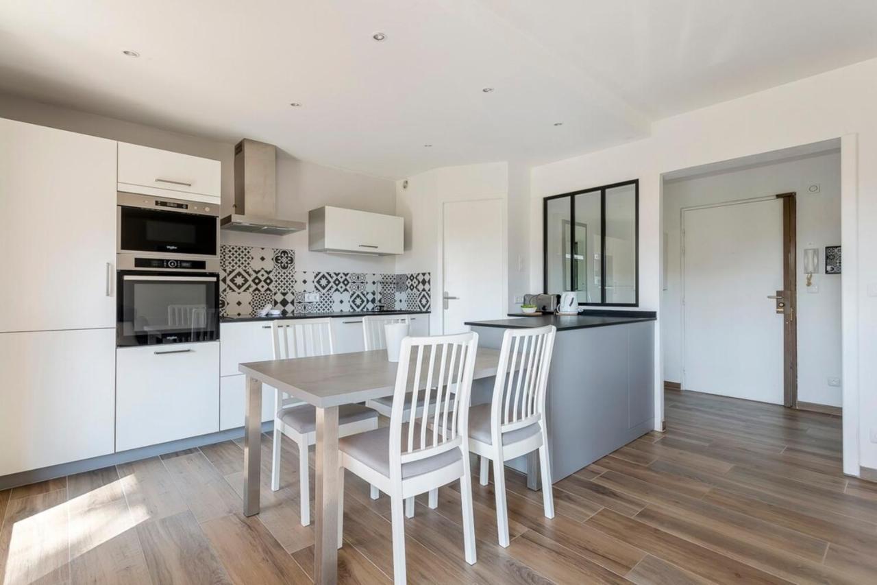 Suite Granges En Rez-De-Jardin Pour 4 Voyageurs Lyon Exteriör bild