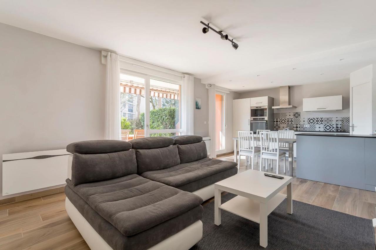Suite Granges En Rez-De-Jardin Pour 4 Voyageurs Lyon Exteriör bild