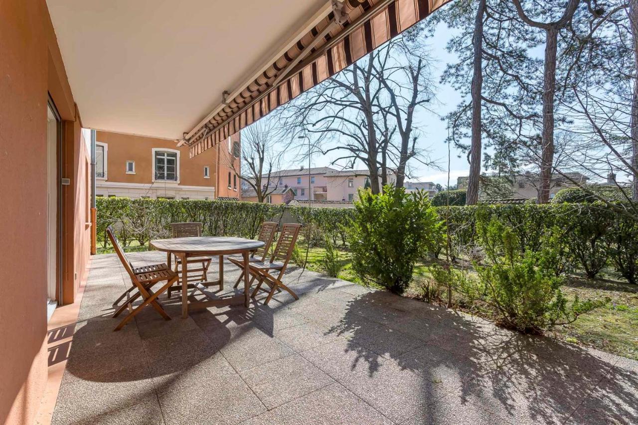 Suite Granges En Rez-De-Jardin Pour 4 Voyageurs Lyon Exteriör bild