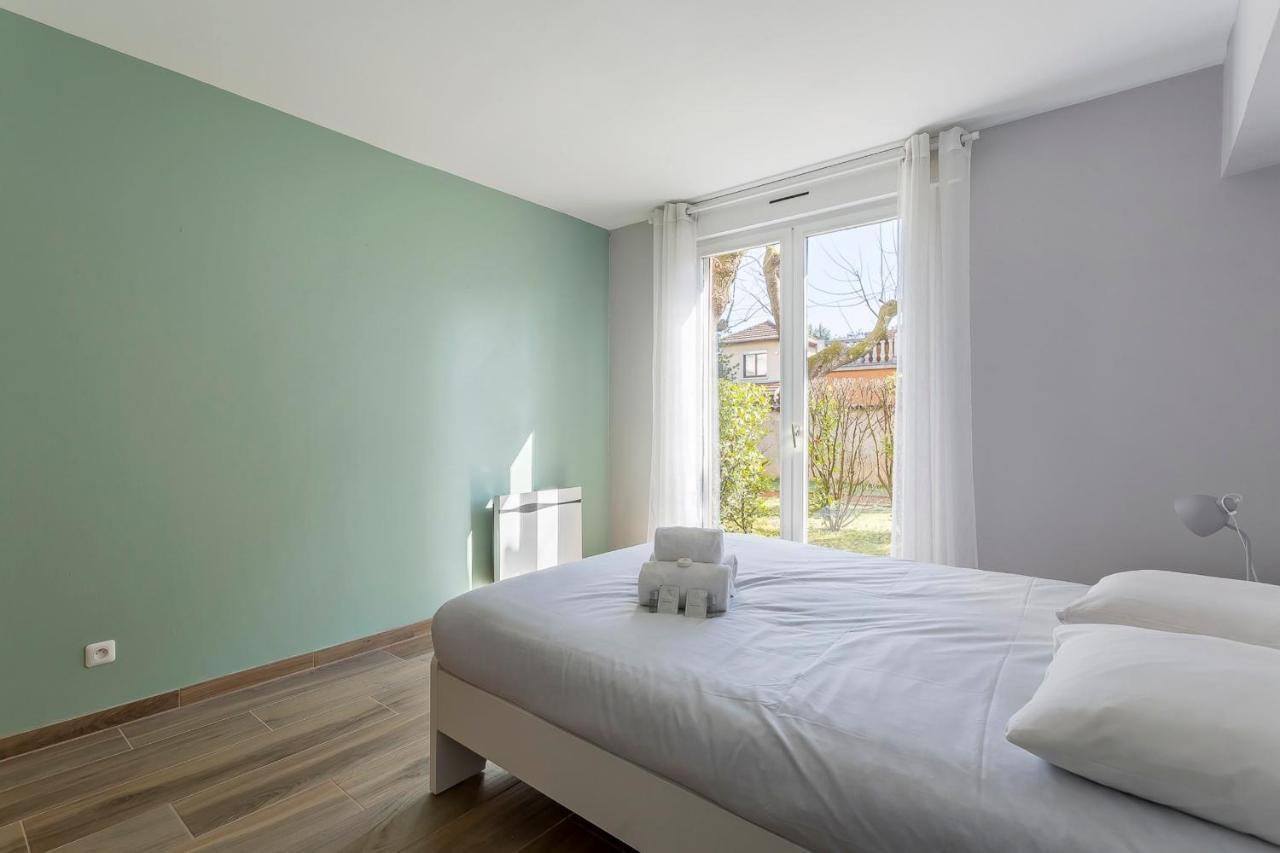 Suite Granges En Rez-De-Jardin Pour 4 Voyageurs Lyon Exteriör bild