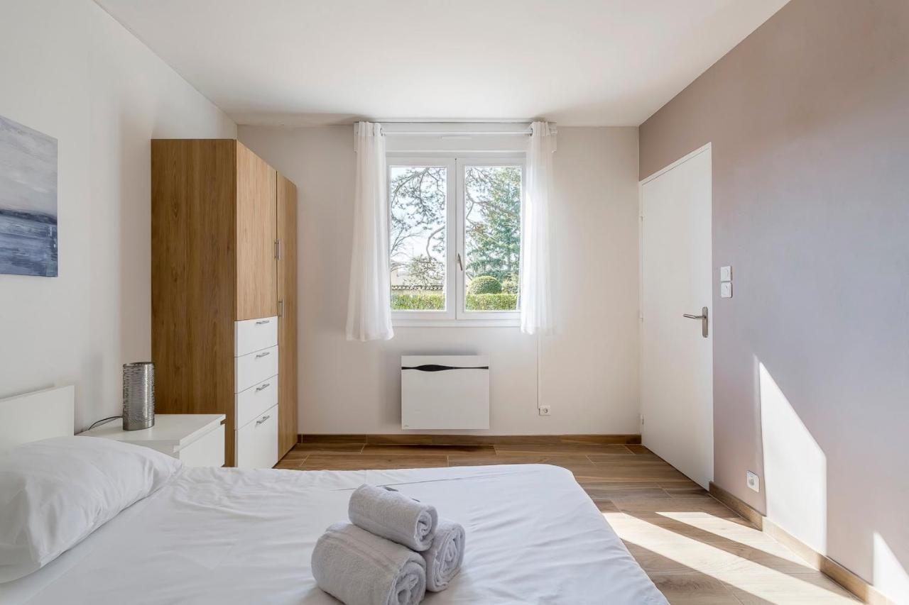 Suite Granges En Rez-De-Jardin Pour 4 Voyageurs Lyon Exteriör bild
