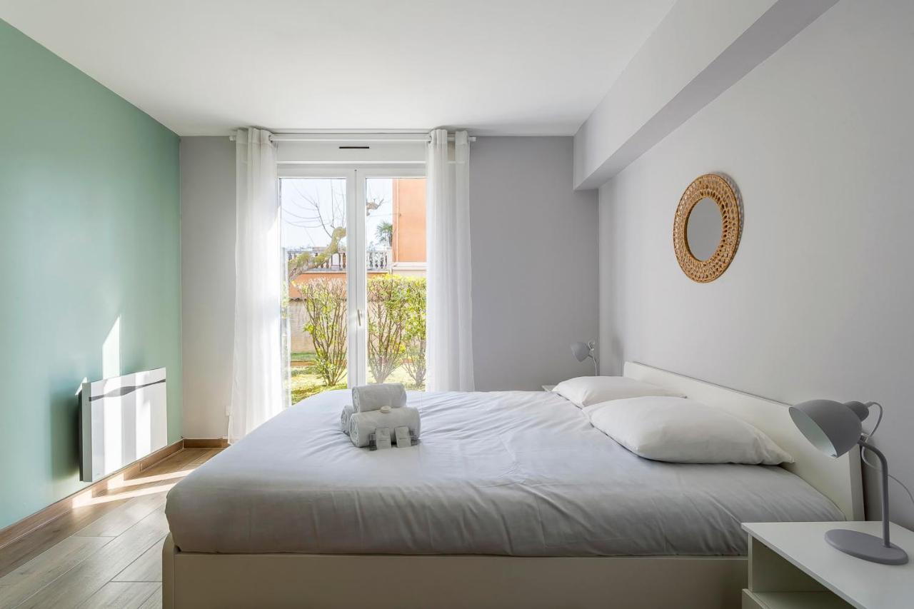 Suite Granges En Rez-De-Jardin Pour 4 Voyageurs Lyon Exteriör bild