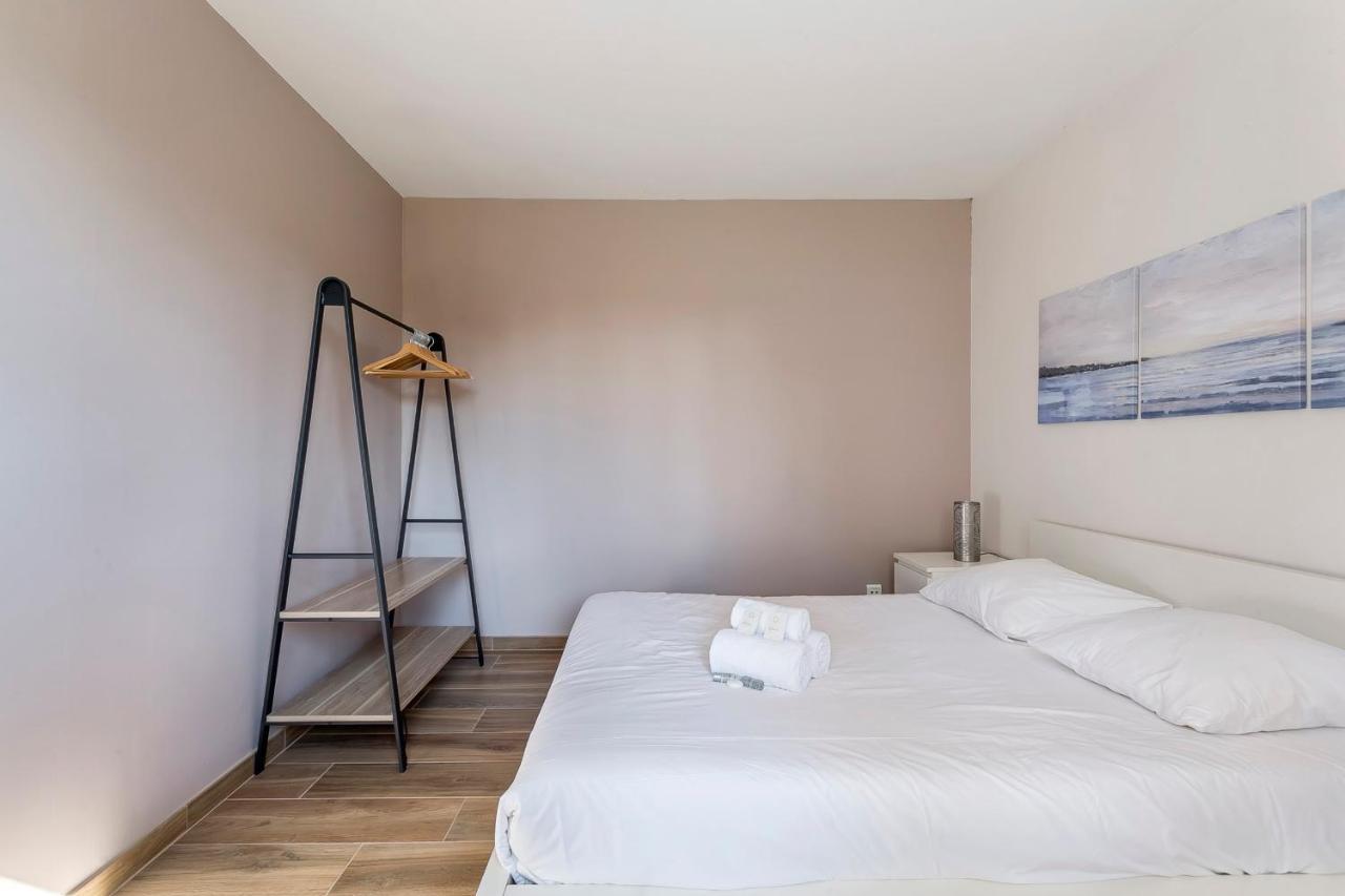 Suite Granges En Rez-De-Jardin Pour 4 Voyageurs Lyon Exteriör bild
